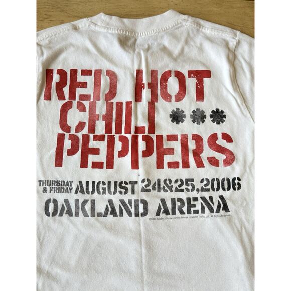 Abercrombie & Fitch Red Hot Chili Peppers Vintage-Inspired Graphic Tee Sz 13-14 - Picture 3 of 7